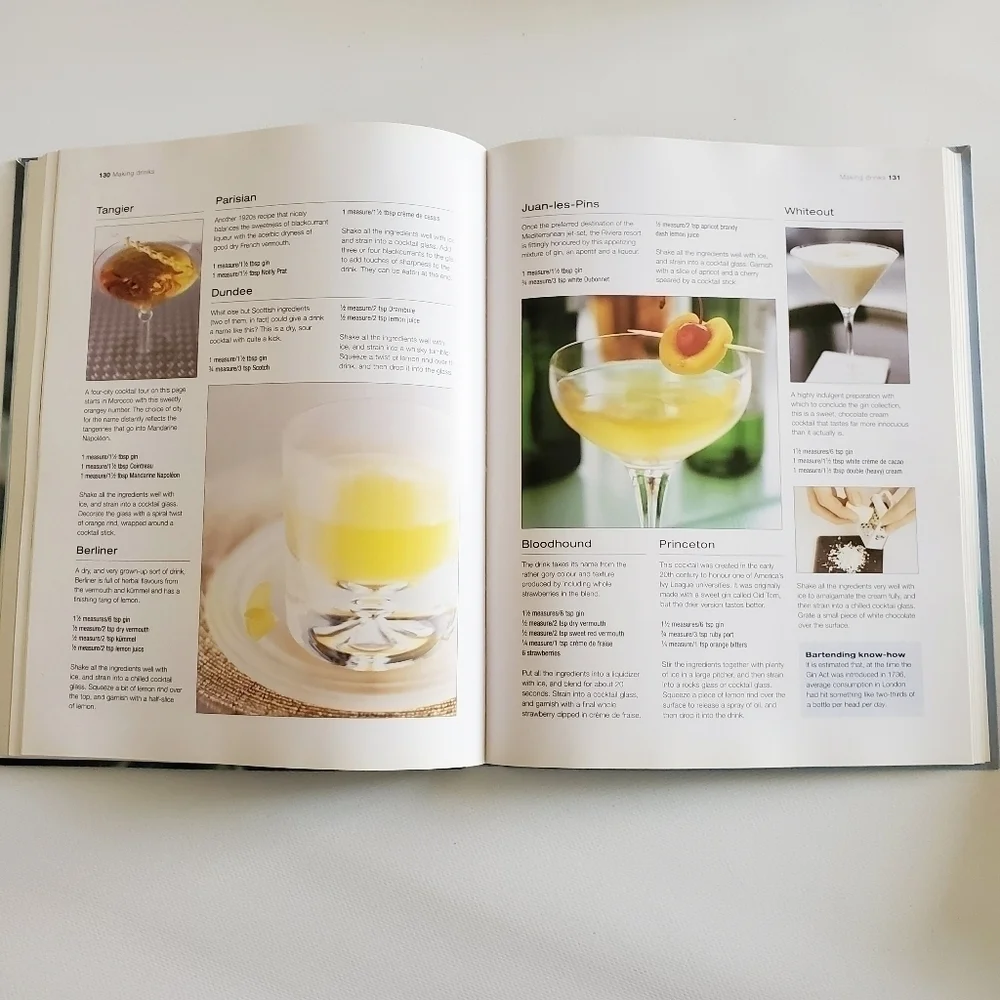 The Ultimate Book Of Cocktails by Stuart Walton
